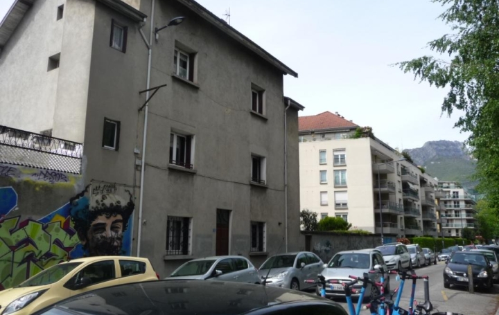 Appartement P3 GRENOBLE 74 m2 980 € Appartement P3 GRENOBLE 74 m2 980 €