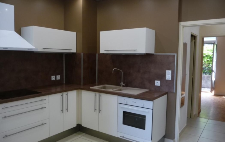 Appartement P1 GRENOBLE 28 m2 580 € Appartement P1 GRENOBLE 28 m2 580 €