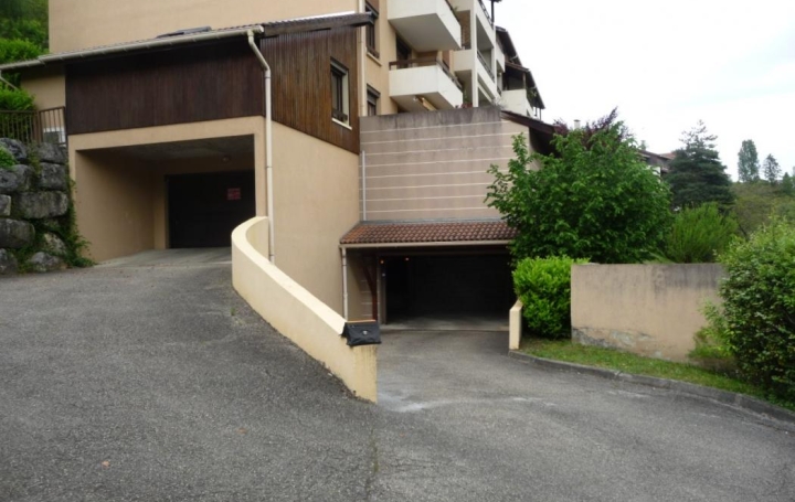Garage MONTBONNOT-SAINT-MARTIN 16 m2 90 € Garage MONTBONNOT-SAINT-MARTIN 16 m2 90 €
